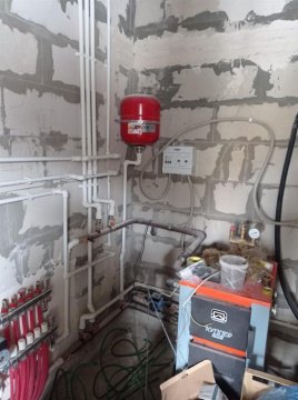 Дом 12м², участок 12 сот.