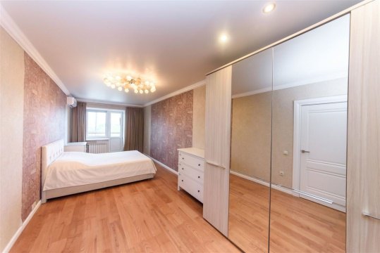 2-к квартира, 10/10 эт., 66м²