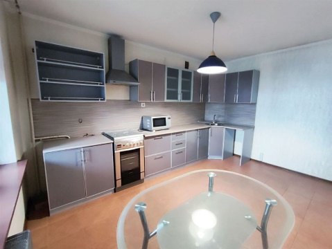 3-к квартира, 8/10 эт., 89м²