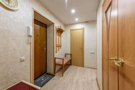 2-к квартира, 8/9 эт., 50м²