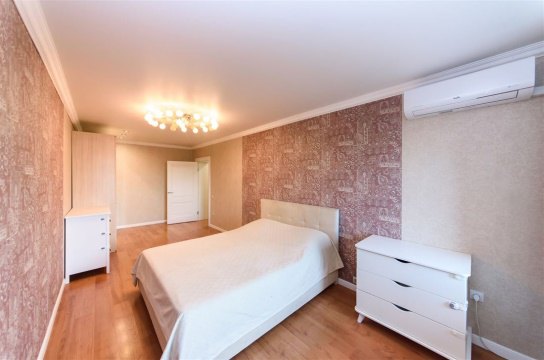 2-к квартира, 10/10 эт., 66м²
